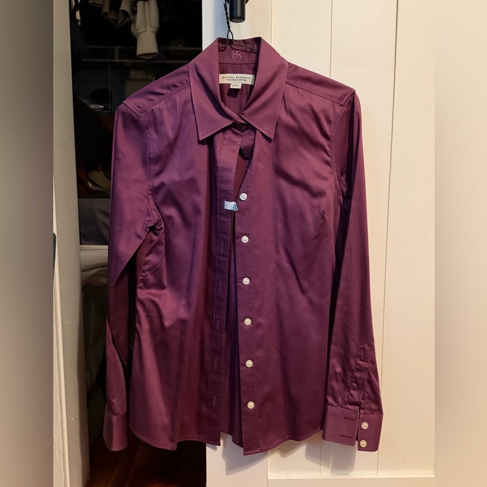 Banana Republic Non Iron Fitted Button down shirt size 2